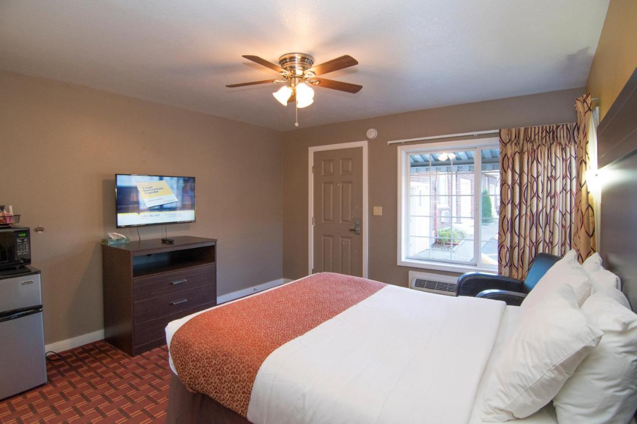 Capitol Hill Motel 2*